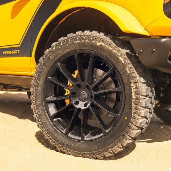 MANHART 12-Spoke Wheel Set incl. Renegade R7 Tyres