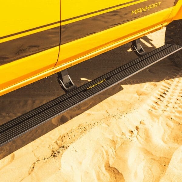 The MANHART electrical side steps for the Ford Bronco 2.7 EcoBoost make stepping in and out of the vehicle easy and comfortable.